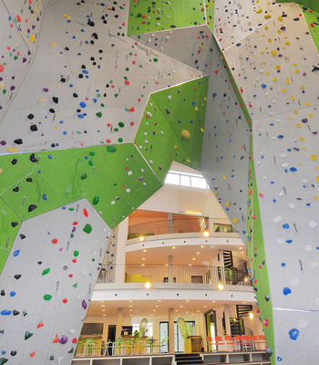 Kletterwand im DAV sparkassendome in Neu-Ulm