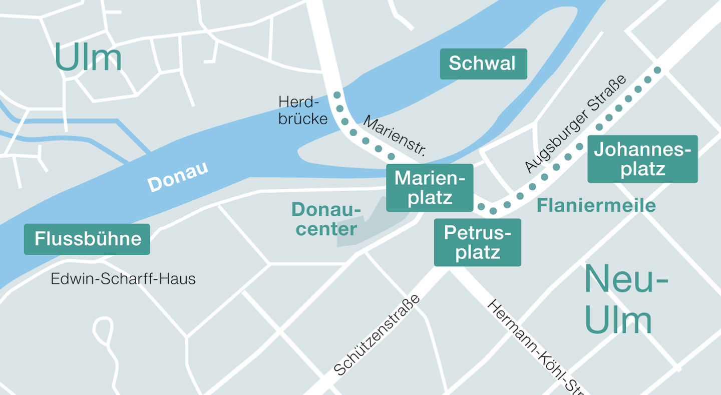 Übersichtsplan der Neu-Ulmer Innenstadt mit Position der fünf Bühnen: Flussbühne am Donauufer beim Edwin-Scharff-Haus, Marienplatz beim Donaucenter, Schwal auf der Neu-Ulmer Insel sowie Petrusplatz und Johannesplatz