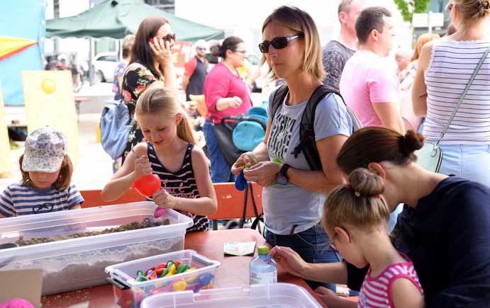 Spielstation mit Luftballons